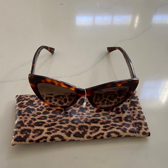 Moschino Brown Tortoise Women's Sunglasses Cat 2 - Picture 12 of 16